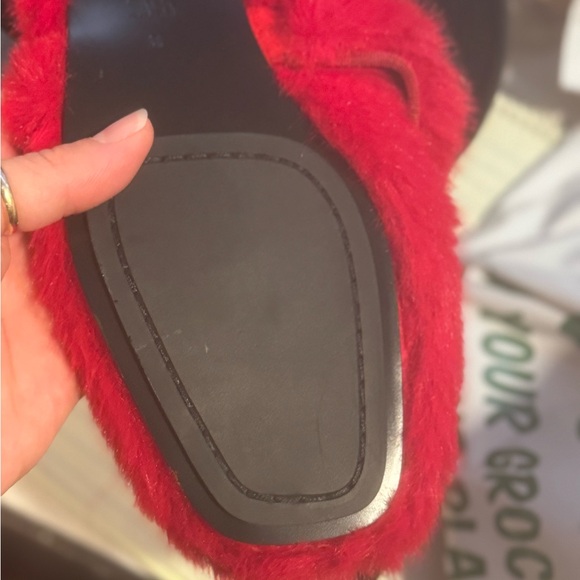 Zara Red Fuzzy Flats NEW - Picture 12 of 16